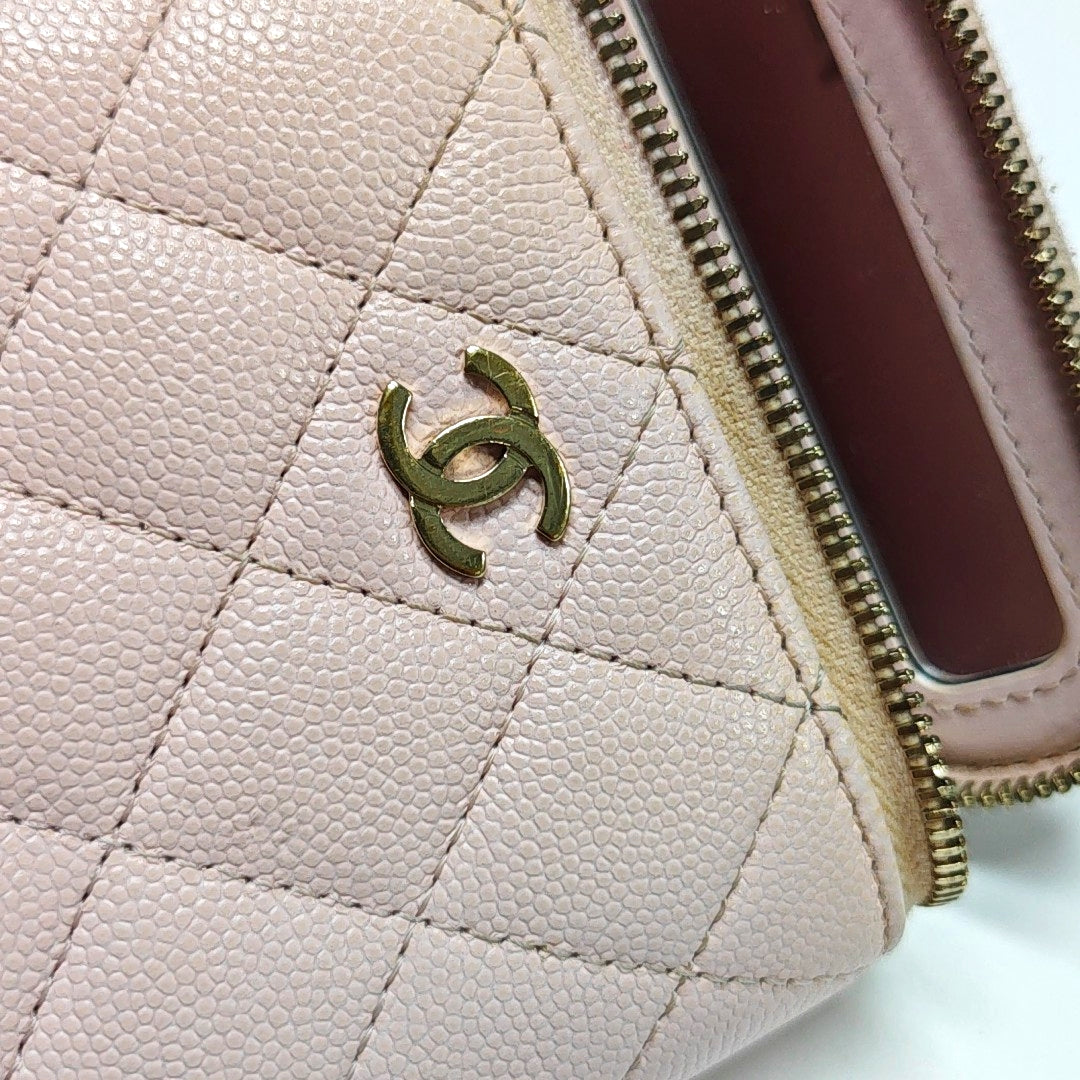 Authenticated pre-owned  Vanity Case Quilted Grained Calfskin Pink - Shoulder Bag at Looply