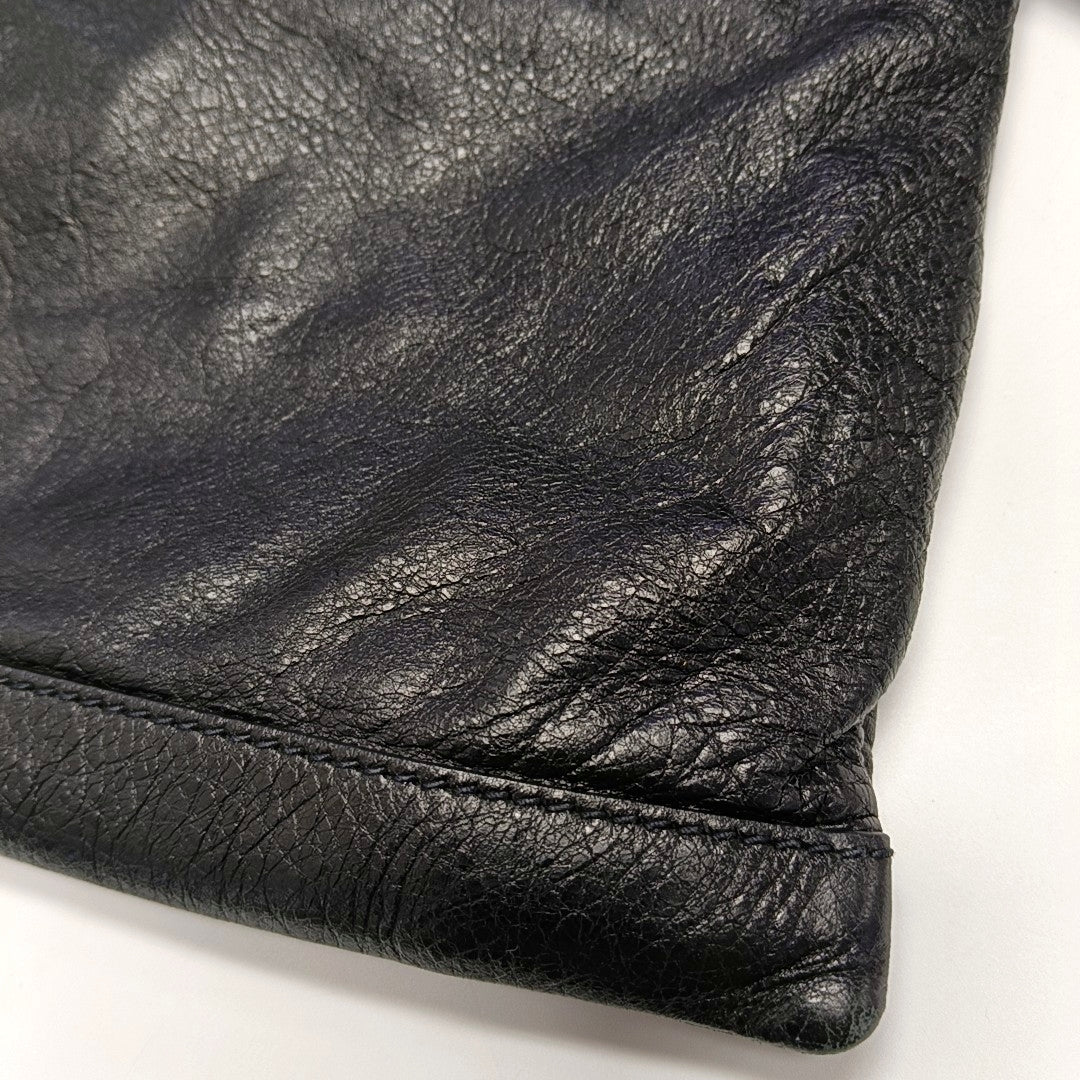 Authenticated pre-owned  Classic City Medium Lambskin Black - Clutch at Looply
