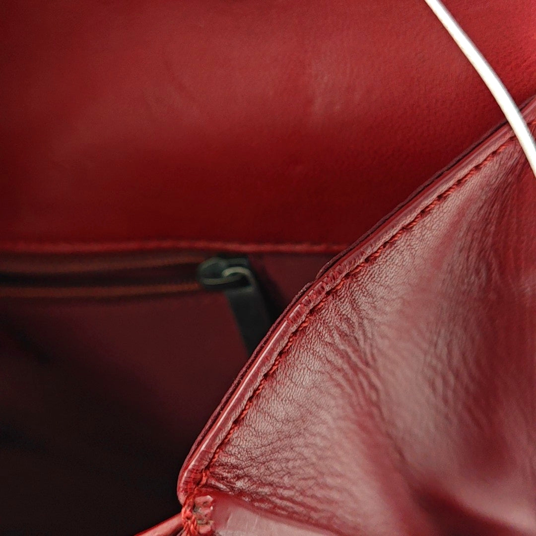 Authenticated pre-owned  Classic Flap Quilted Lambskin Red - Shoulder Bag at Looply