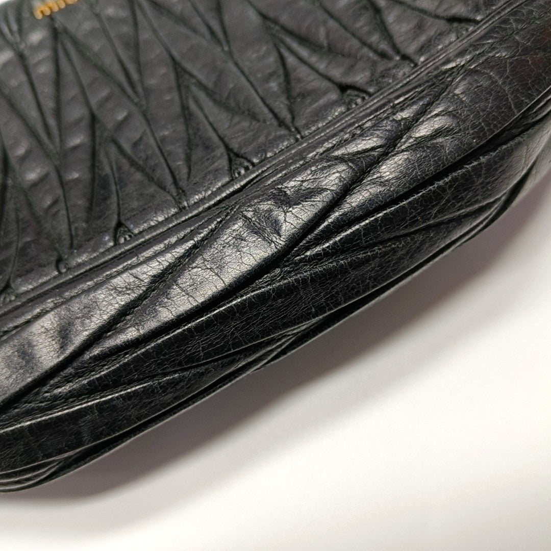 Authenticated pre-owned  Matelassé Lambskin Black - Shoulder Bag at Looply