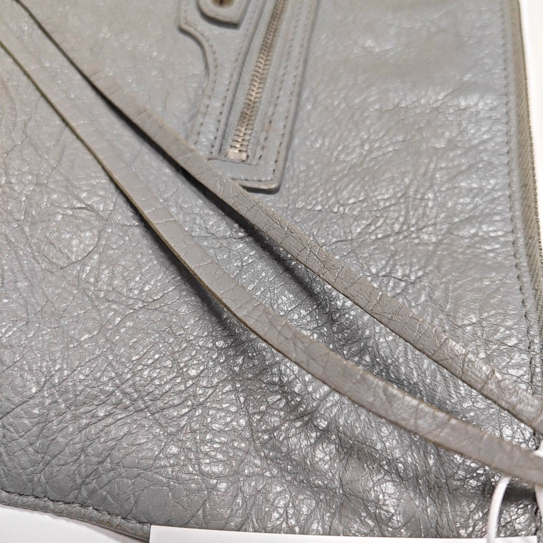 Authenticated pre-owned  Classic Metallic Edge City Lambskin Gray - Clutch at Looply