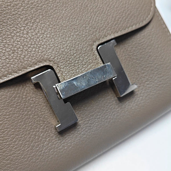 Authenticated pre-owned  Constance Evercolor Gray Wallet - Wallet at Looply