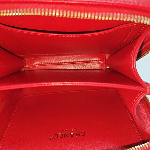 Authenticated pre-owned  Filigree Small Quilted Grained Calfskin Red - Shoulder Bag at Looply