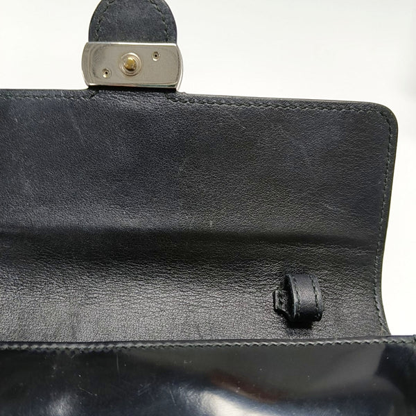 Authenticated pre-owned  Interlocking G Calfskin Black - Shoulder Bag at Looply