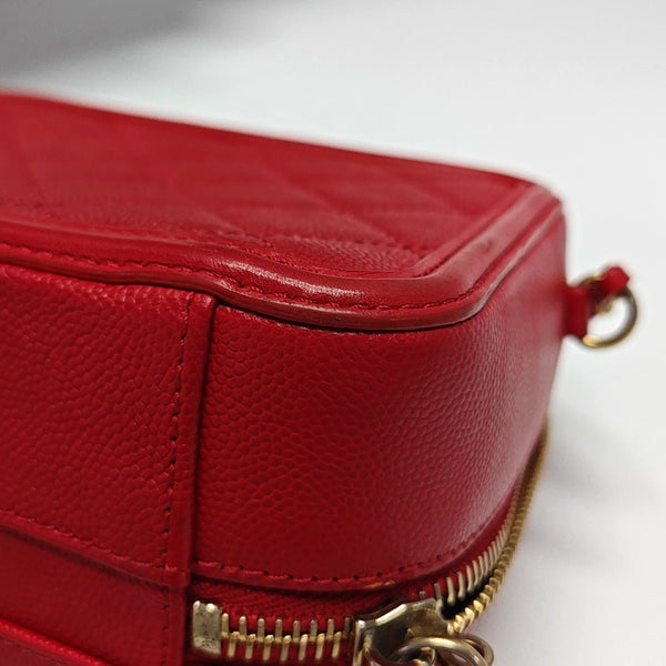 Authenticated pre-owned  Filigree Small Quilted Grained Calfskin Red - Shoulder Bag at Looply