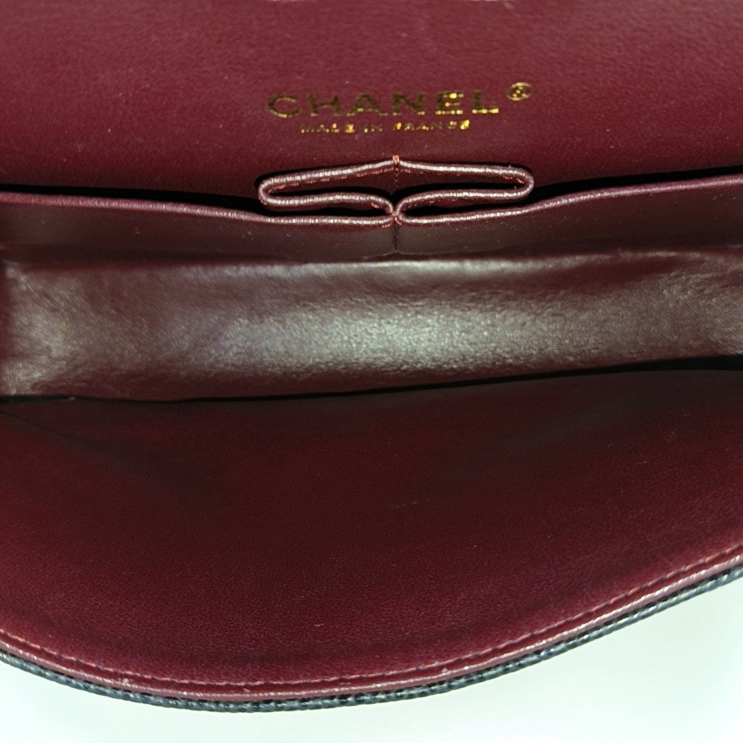 CLASSIC FLAP Medium Quilted Grained Calfskin Black