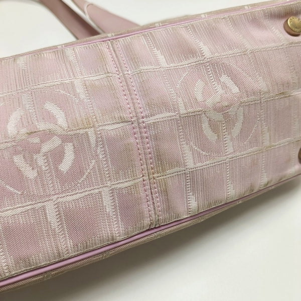 Authenticated pre-owned  Travel Line Nylon Pink - Top Handle Bag at Looply