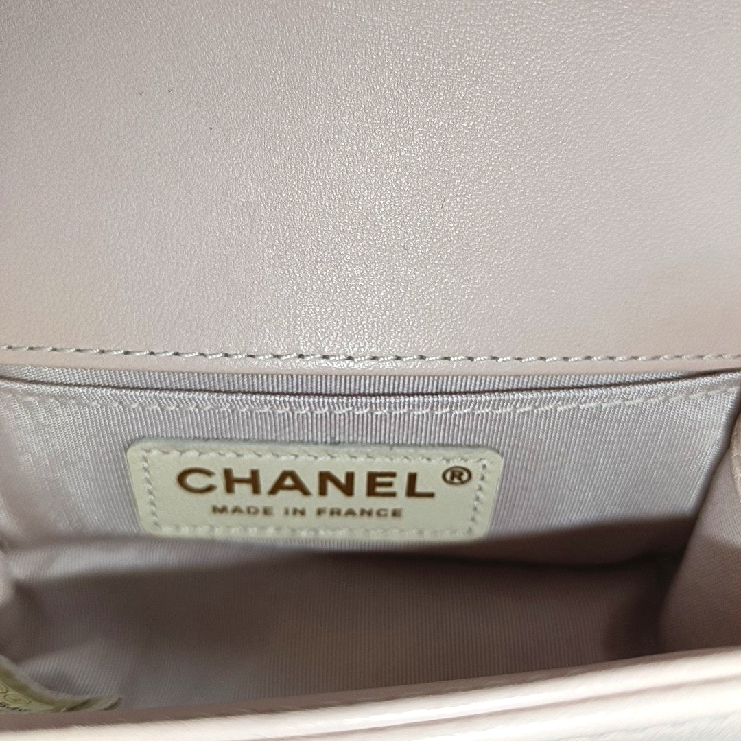 Authenticated pre-owned  Boy Chanel Quilted Fabric Pink - Shoulder Bag at Looply