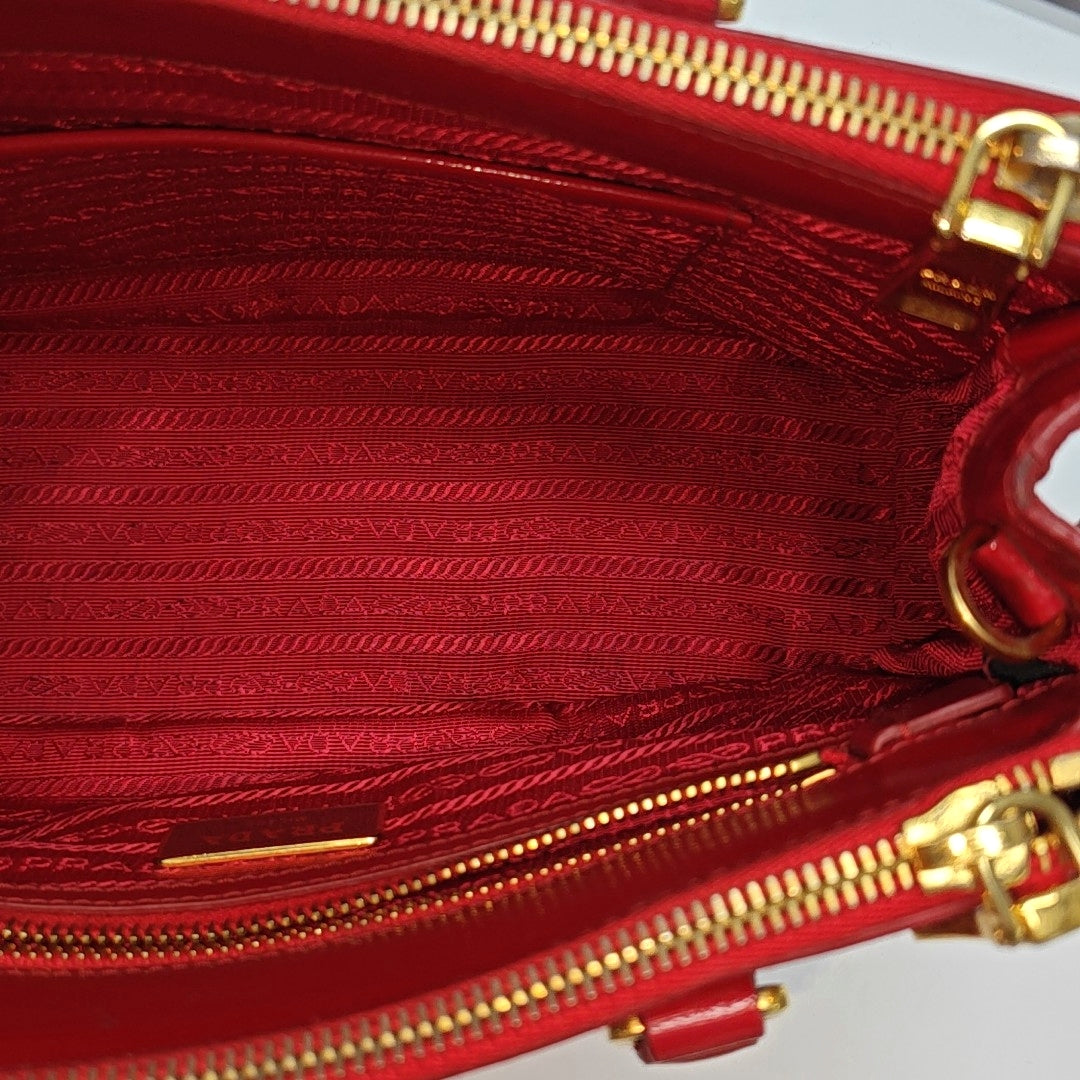 Authenticated pre-owned  Galleria Small Calfskin Pink - Shoulder Bag at Looply