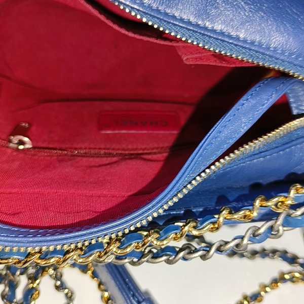 Authenticated pre-owned  Gabrielle Small Quilted Calfskin Blue - Crossbody Bag at Looply