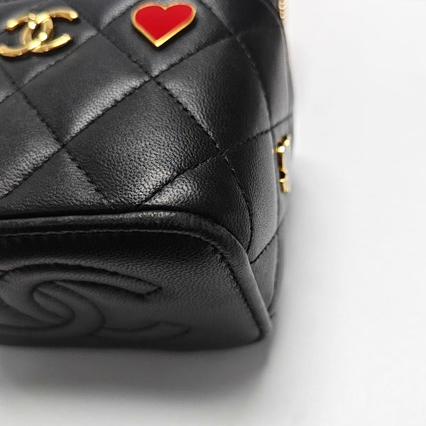 Authenticated pre-owned  Vanity Case Small Quilted Lambskin Black - Shoulder Bag at Looply