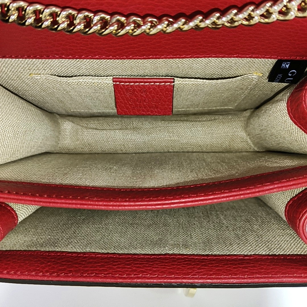 Authenticated pre-owned  Interlocking G Small Calfskin Red - Crossbody Bag at Looply