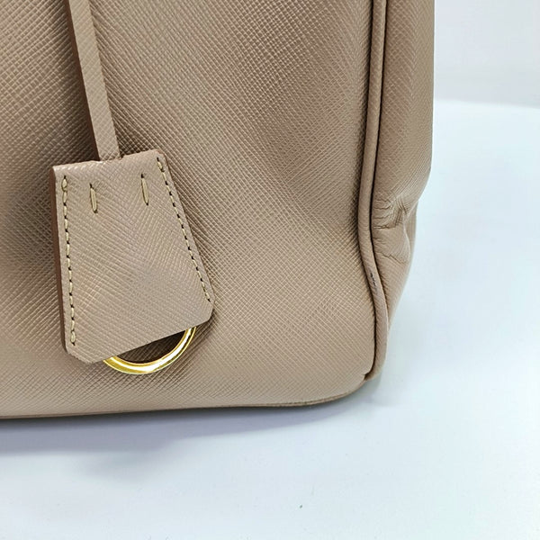 Authenticated pre-owned  Galleria Small Calfskin Beige - Shoulder Bag at Looply