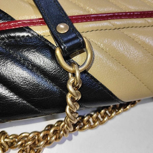 Authenticated pre-owned  GG Marmont Medium Calfskin Multicolor - Shoulder Bag at Looply