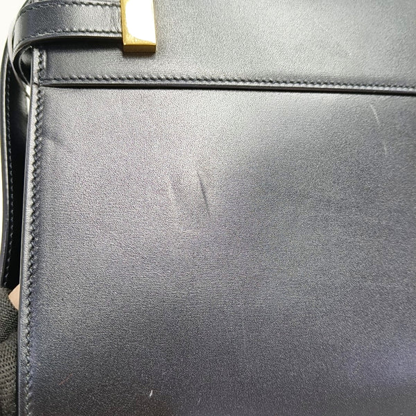 Authenticated pre-owned  Manhattan Medium Calfskin Black - Shoulder Bag at Looply