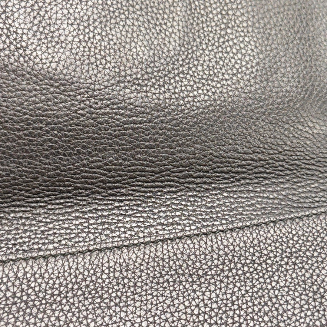Authenticated pre-owned  Soho Calfskin Black - Clutch at Looply