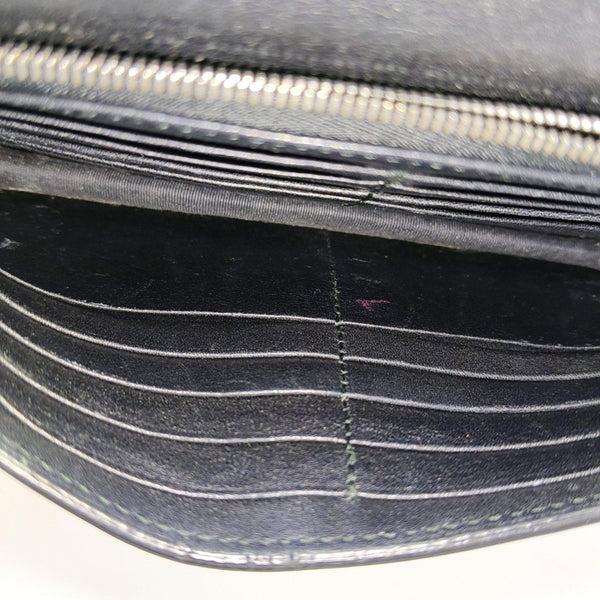 Authenticated pre-owned  Interlocking G Calfskin Black - Shoulder Bag at Looply