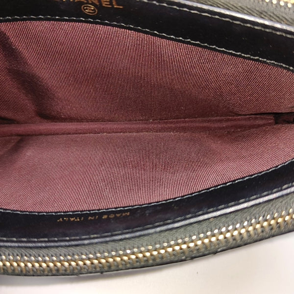 Authenticated pre-owned  2.55 Quilted Calfskin Black - Shoulder Bag at Looply