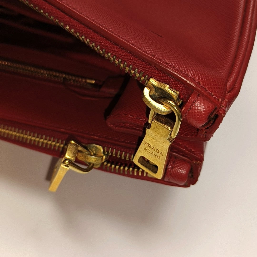 Authenticated pre-owned  Galleria Small Calfskin Red - Top Handle Bag at Looply