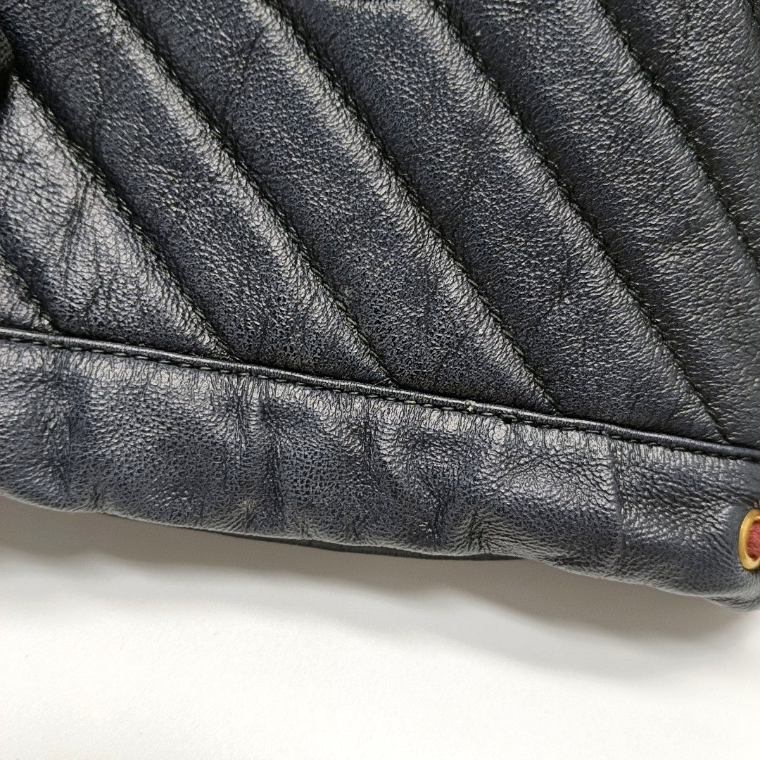 Authenticated pre-owned  GG Marmont Mini Calfskin Black - Shoulder Bag at Looply