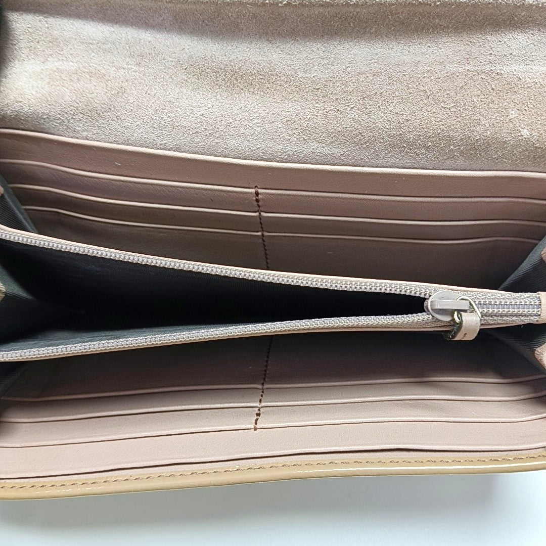 Authenticated pre-owned  Soho Calfskin Beige Wallet - Wallet at Looply
