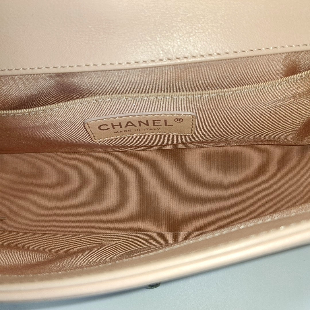 Authenticated pre-owned  Boy Chanel Medium Quilted Calfskin Pink - Shoulder Bag at Looply