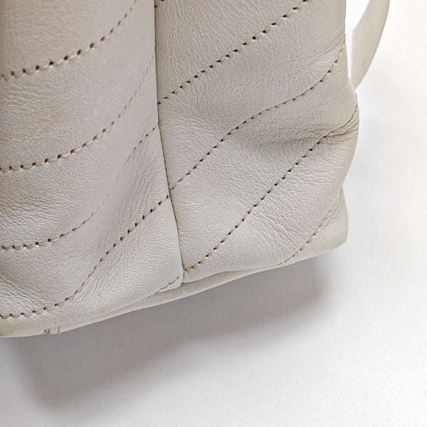 Authenticated pre-owned  Classic Flap Calfskin White - Shoulder Bag at Looply