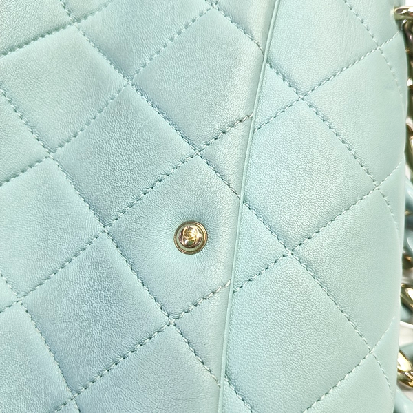 Authenticated pre-owned  Classic Flap Small Quilted Lambskin Green - Handbags at Looply