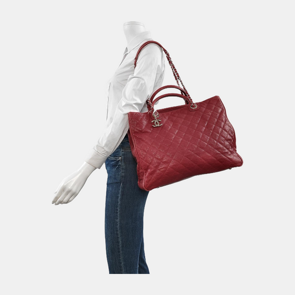 Authenticated pre-owned  Chanel GST Large Quilted Grained Calfskin Red - Shoulder Bag at Looply