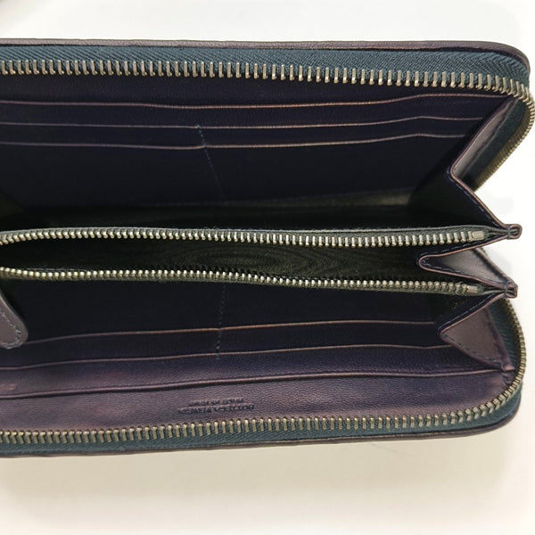 Authenticated pre-owned  Intrecciato Calfskin Purple Wallet - Wallet at Looply