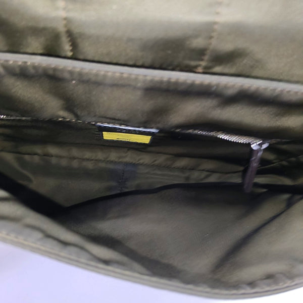 Authenticated pre-owned  Baguette Nylon Green - Crossbody Bag at Looply