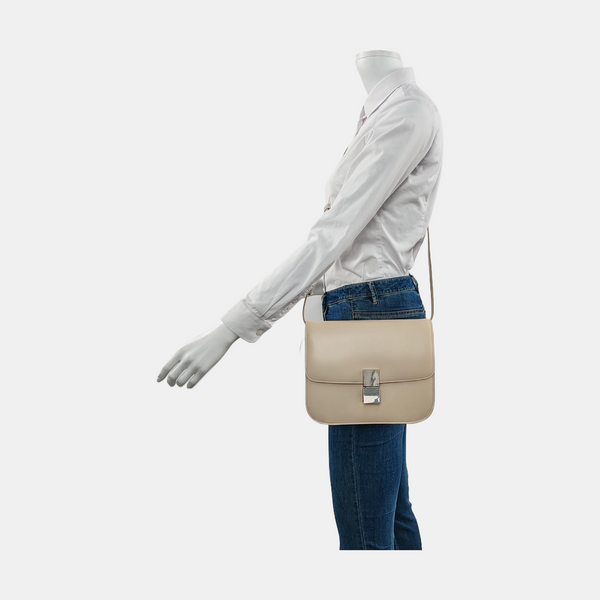 Authenticated pre-owned  Classic Box Medium Leather Beige - Crossbody Bag at Looply