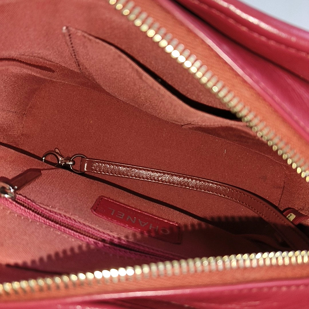 Authenticated pre-owned  Gabrielle Small Quilted Chevron Calfskin Orange - Shoulder Bag at Looply
