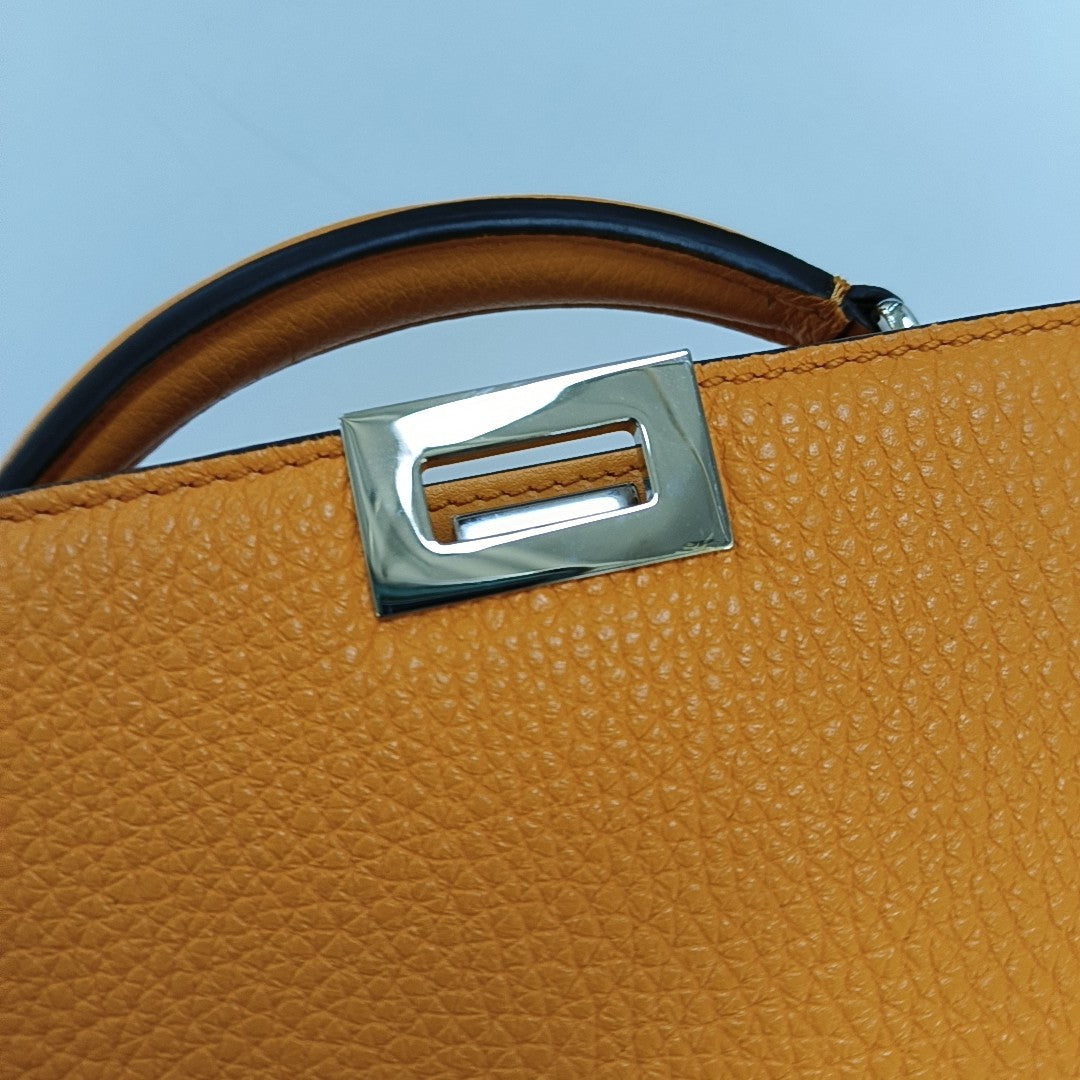 Authenticated pre-owned  Peekaboo  Essential Calfskin Orange - Shoulder Bag at Looply