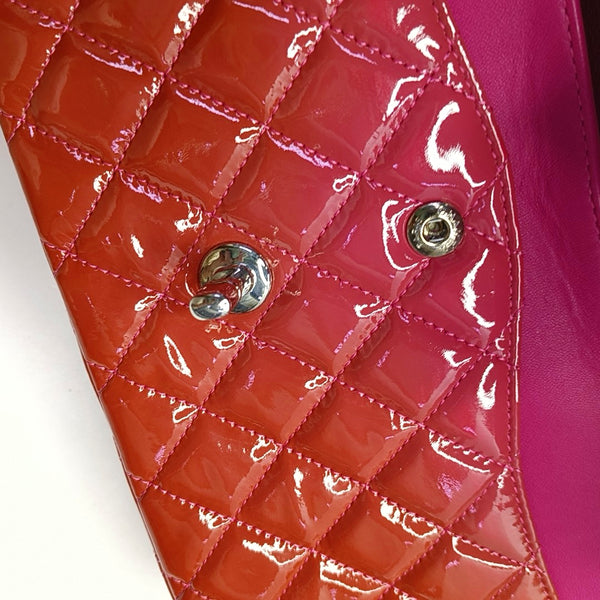Authenticated pre-owned  Classic Flap Quilted Patent Leather Red - Crossbody Bag at Looply