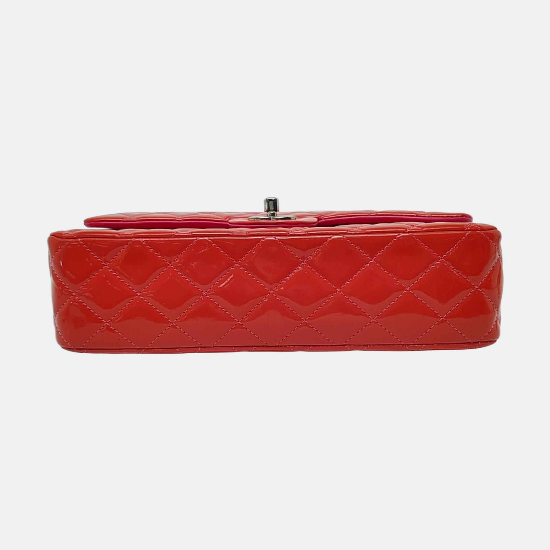 Authenticated pre-owned  Classic Flap Quilted Patent Leather Red - Crossbody Bag at Looply