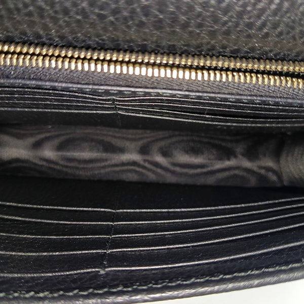 Authenticated pre-owned  Interlocking G Calfskin Black - Crossbody Bag at Looply