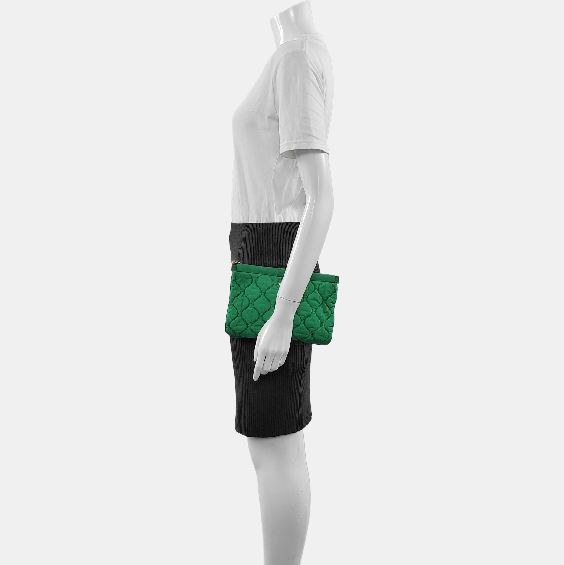 Authenticated pre-owned  Miu Miu Matelassé Quilted Nylon Green - Clutch at Looply