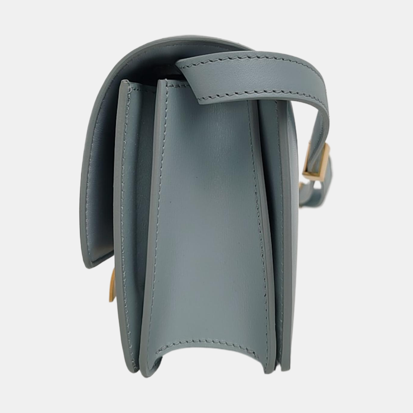 Authenticated pre-owned  Classic Box Calfskin Blue - Shoulder Bag at Looply