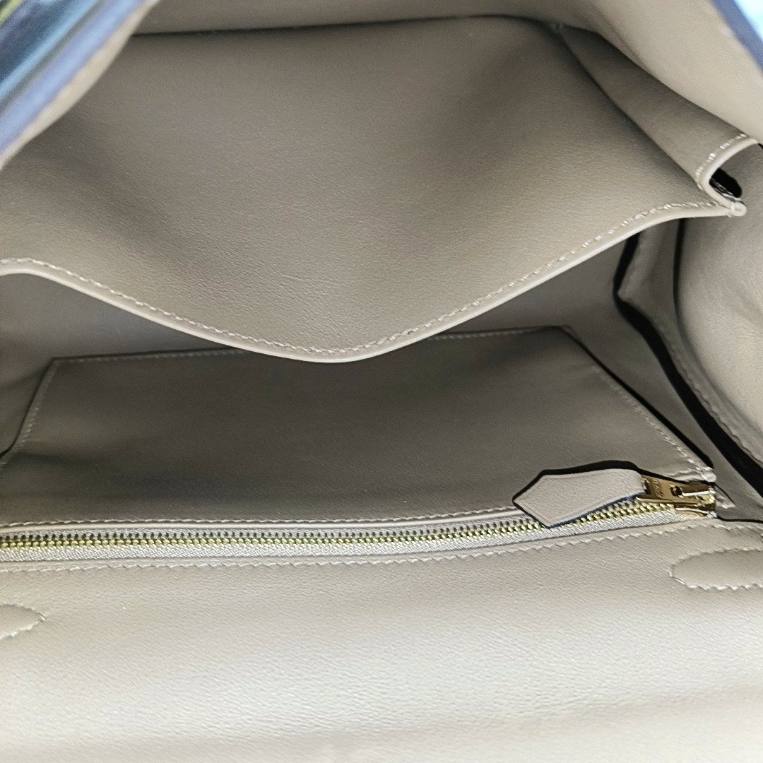 Authenticated pre-owned  Kelly 25 Swift Beige - Shoulder Bag at Looply