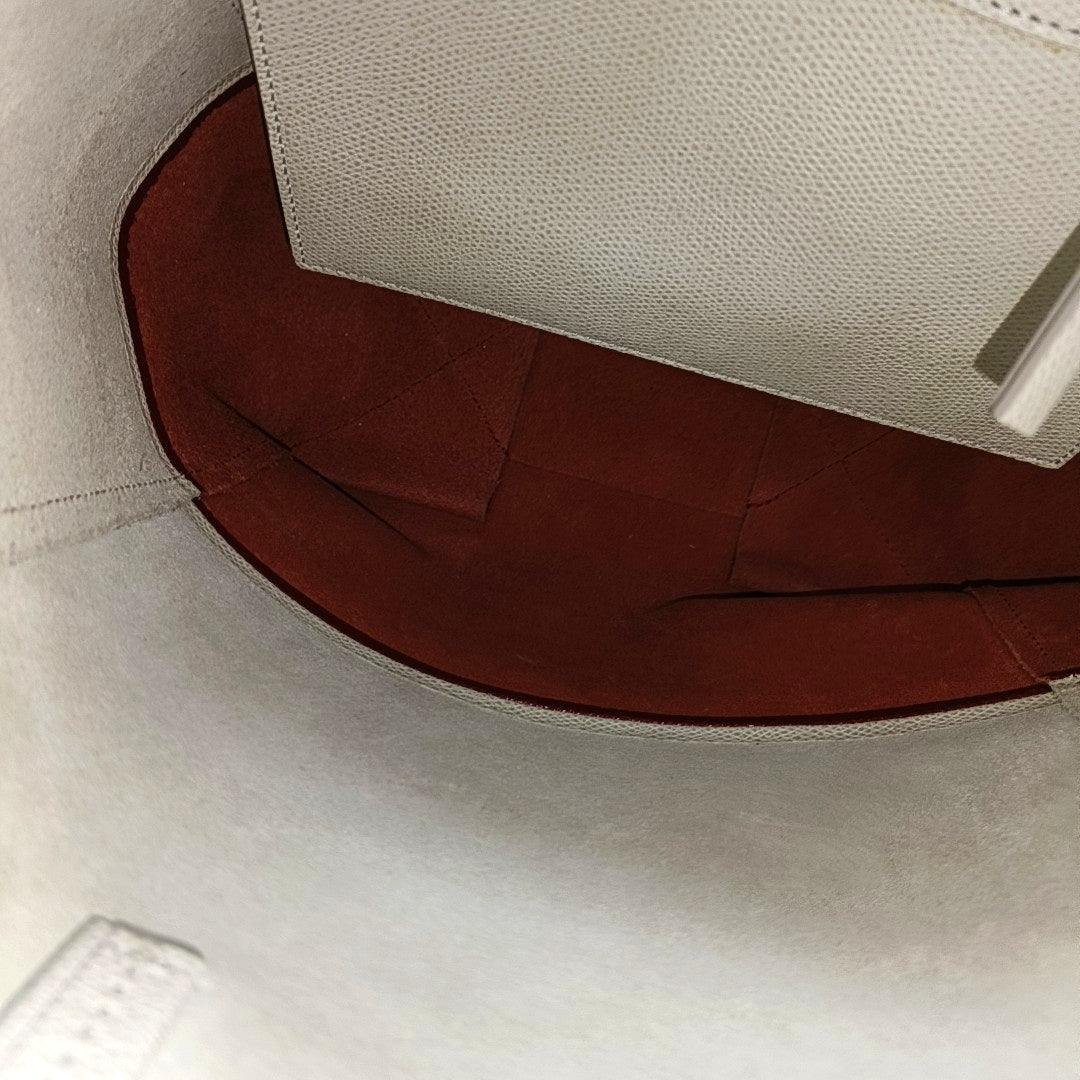 Authenticated pre-owned  Vertical Cabas Calfskin White - Shoulder Bag at Looply