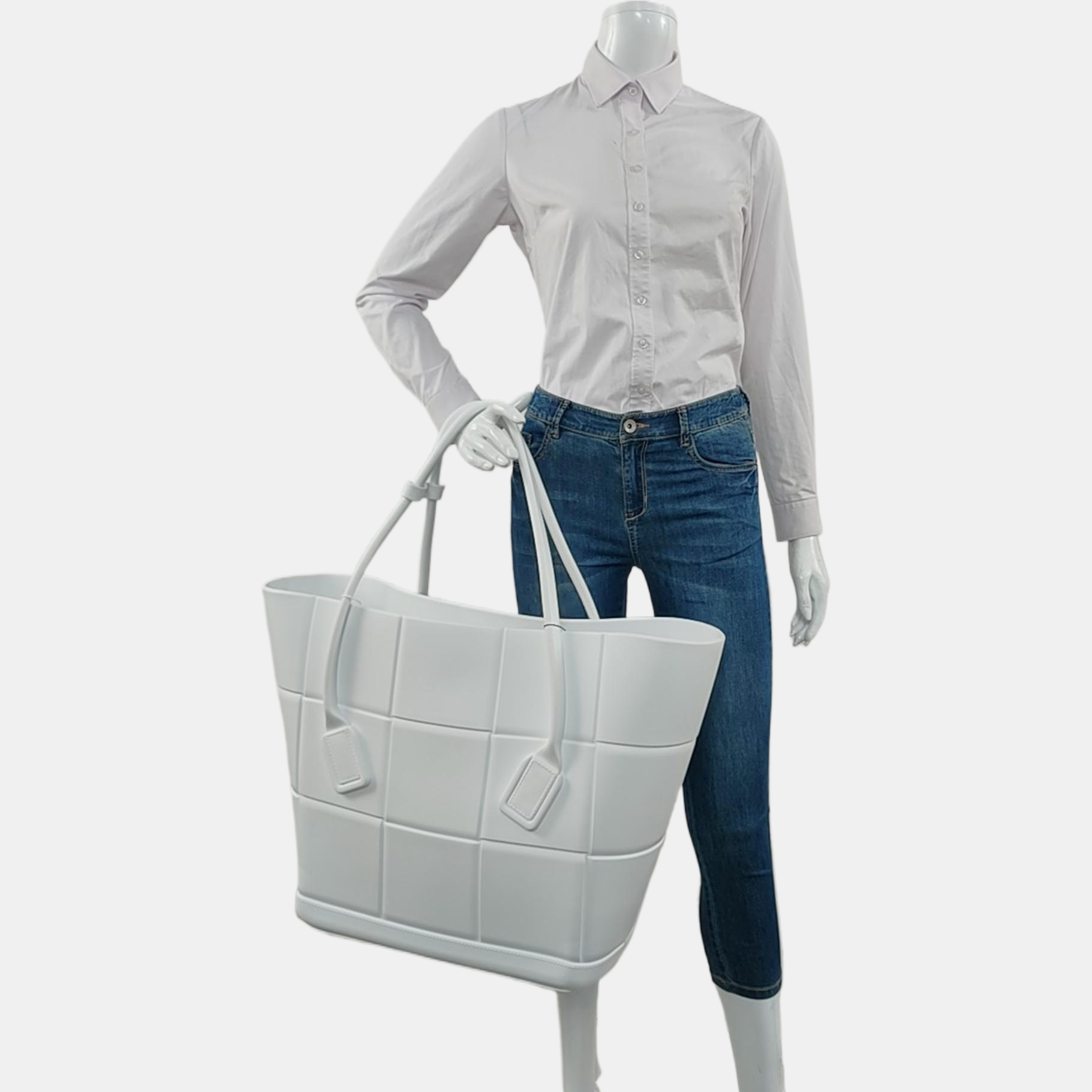 Authenticated pre-owned  Arco Special Material White - Shoulder Bag at Looply
