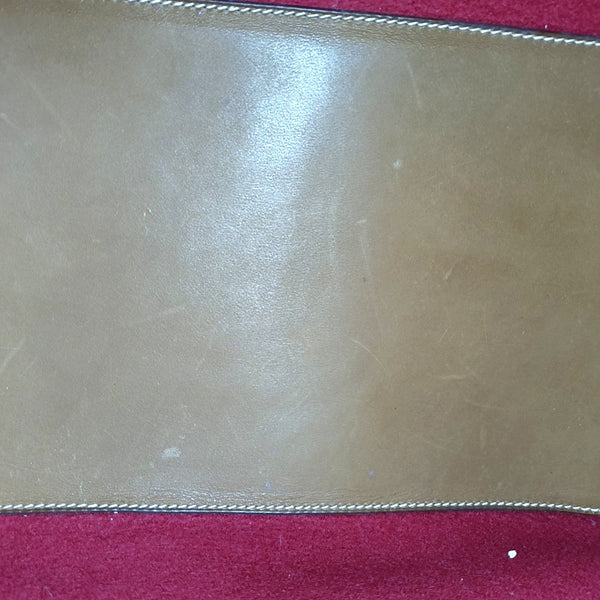 Authenticated pre-owned  Evelyne 38 Felt Red - Top Handle Bag at Looply