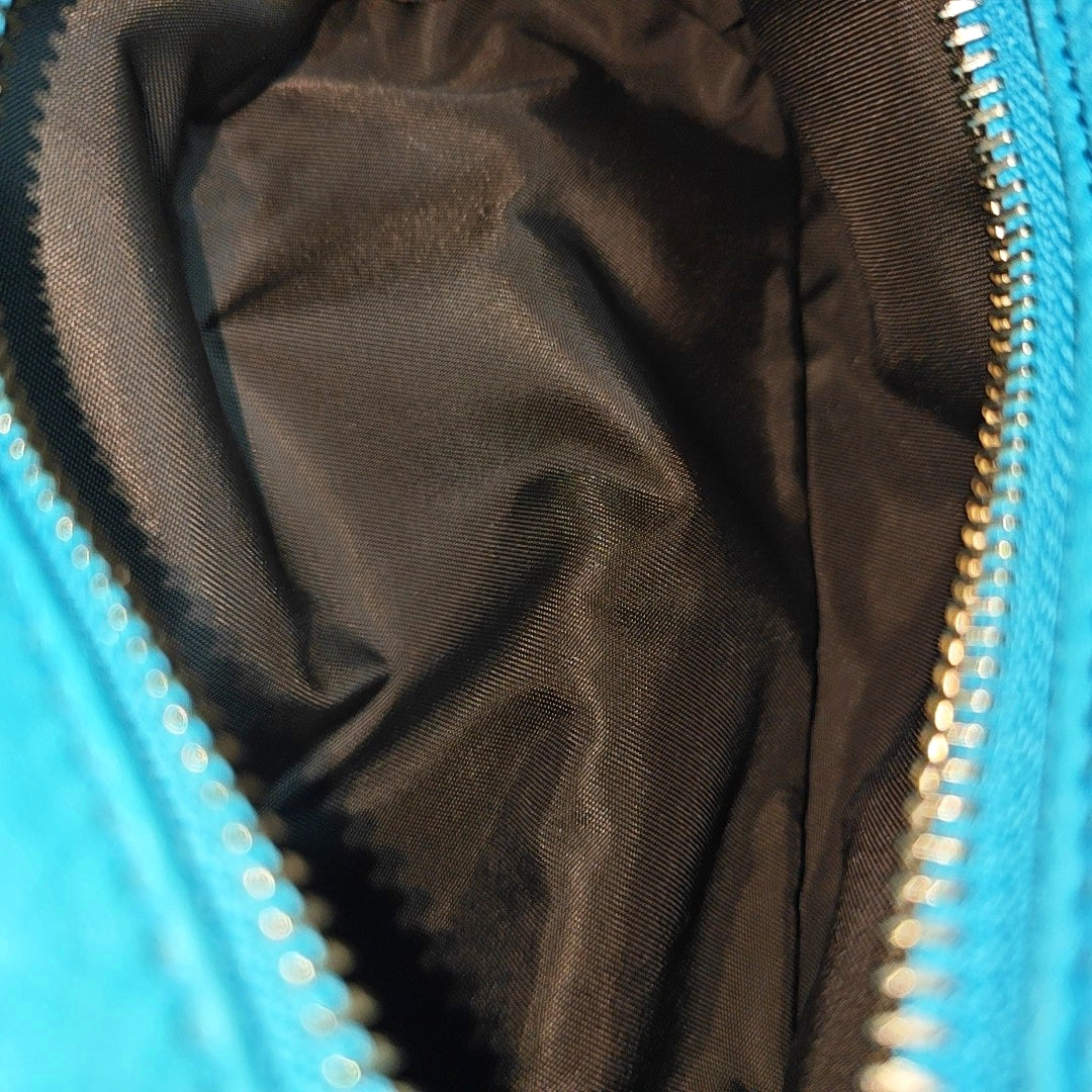 Authenticated pre-owned  Soho Calfskin Green - Clutch at Looply