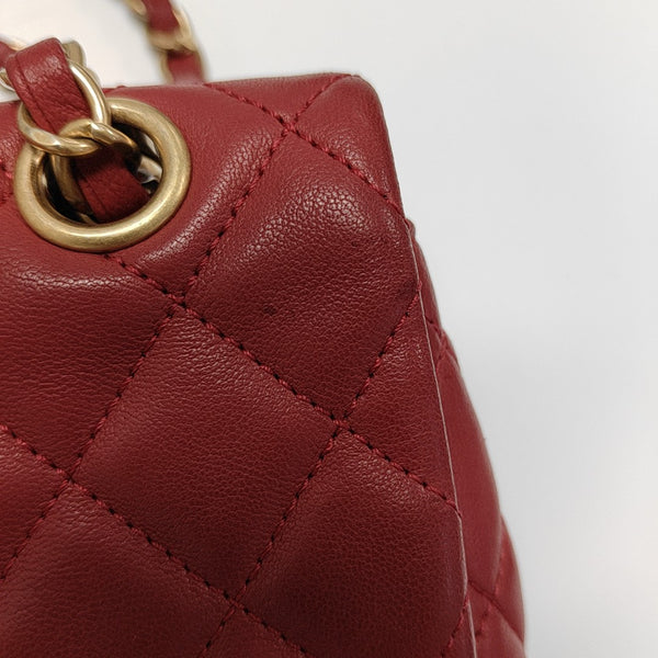 Authenticated pre-owned  Classic Flap Medium Quilted Lambskin Red - Shoulder Bag at Looply