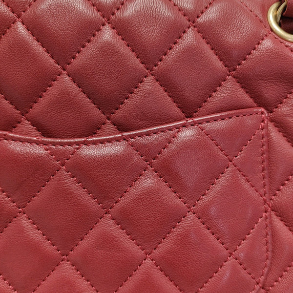 Authenticated pre-owned  Classic Flap Medium Quilted Lambskin Red - Shoulder Bag at Looply