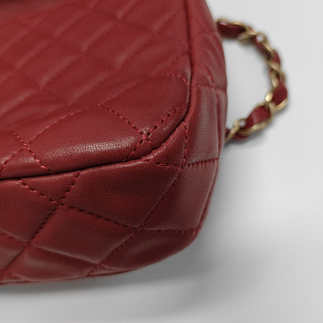 Authenticated pre-owned  Classic Flap Medium Quilted Lambskin Red - Shoulder Bag at Looply