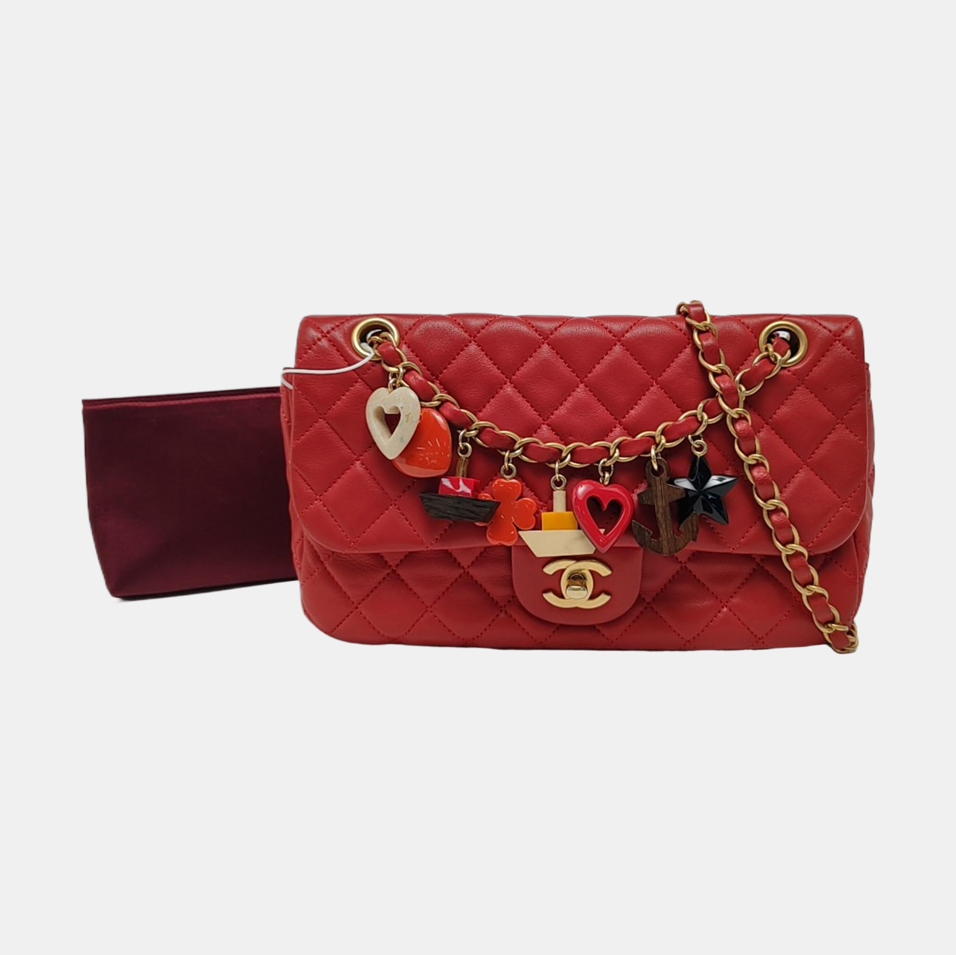 Authenticated pre-owned  Classic Flap Medium Quilted Lambskin Red - Shoulder Bag at Looply