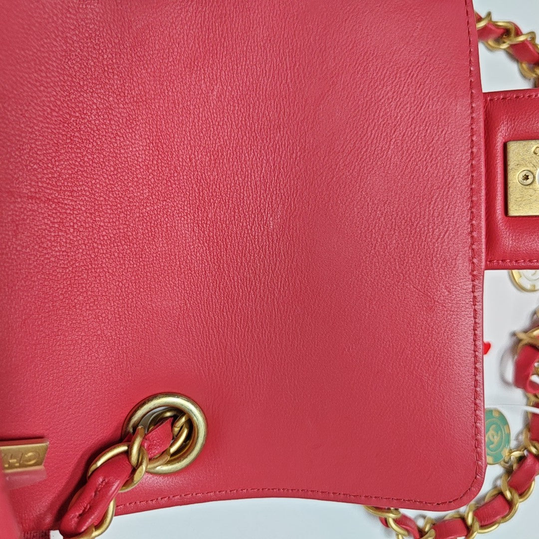 Authenticated pre-owned  Classic Flap Quilted Lambskin Red - Shoulder Bag at Looply
