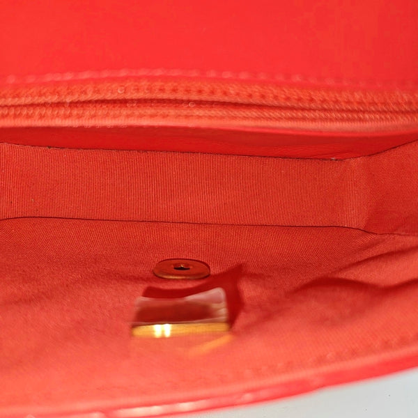 Authenticated pre-owned  Classic Flap Quilted Lambskin Red - Shoulder Bag at Looply